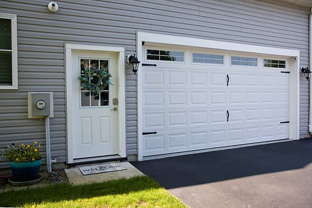 24/7 Emergency Garage Door Panel Replacement experts in Southside Place, TX